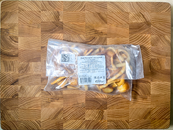 Сыр 150 гр ГОРНЫЙ СЫРОВАР (Ассорти копчёный) в Петропавловске-Камчатском