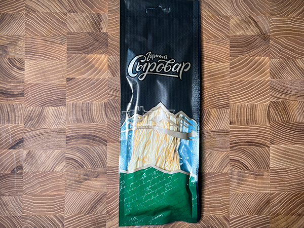 Сыр 60 гр ГОРНЫЙ СЫРОВАР (Паутинка копчёная) в Петропавловске-Камчатском